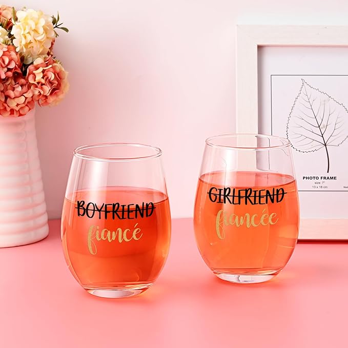 Futtumy Fiance and Fiancee Wine Glass 17Oz, Engagement Gifts for Couples, Engagement Gift, Gifts for Newly Engaged Couples, Engagement Gifts for Boyfriend Girlfriend Him Her Bride Bride to Be