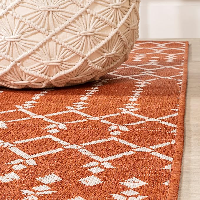 JONATHAN Y SMB108P-5R Ourika Moroccan Geometric Textured Weave Indoor Outdoor -Area Rug, Coastal, Bohemian, Modern Easy-Cleaning,Bedroom,Kitchen,Backyard,Patio,Non Shedding, Orange/Cream, 5' Round