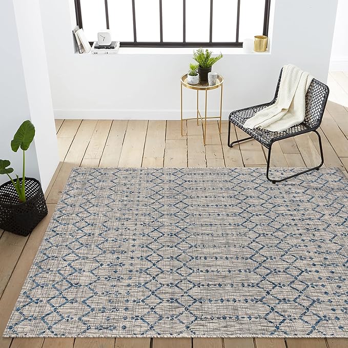 JONATHAN Y SMB108A-4 Ourika Moroccan Geometric Textured Weave Indoor Outdoor Area Rug, Bohemian, Rustic, Scandinavian Easy Cleaning,Bedroom,Kitchen,Backyard,Patio,Non Shedding, Light Gray/Navy, 4 X 6