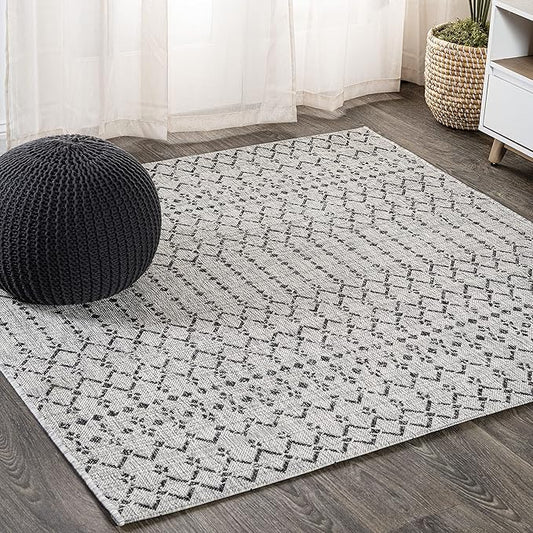 JONATHAN Y SMB108E-3SQ Ourika Moroccan Geometric Textured Weave Indoor/Outdoor Area Rug, Bohemian, Scandinavian for Bedroom, Kitchen, Living Room, Easy-Cleaning, Light Gray/Black, 3' Square