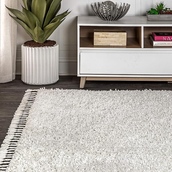 JONATHAN Y MCR100A-5 Mercer Shag Plush Tassel Indoor Area-Rug Bohemian Modern Contemporary Solid Easy-Cleaning Bedroom Kitchen Living Room, 5 X 8, White with Tassel