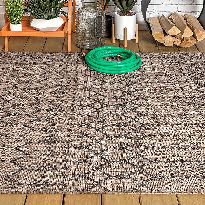 JONATHAN Y SMB108D-4 Ourika Moroccan Geometric Textured Weave Indoor Outdoor Area r.u.g, Bohemian, Rustic, Scandinavian Easy, Bedroom,Kitchen,Backyard,Patio,Non Shedding, Natural/Black, 4 X 6