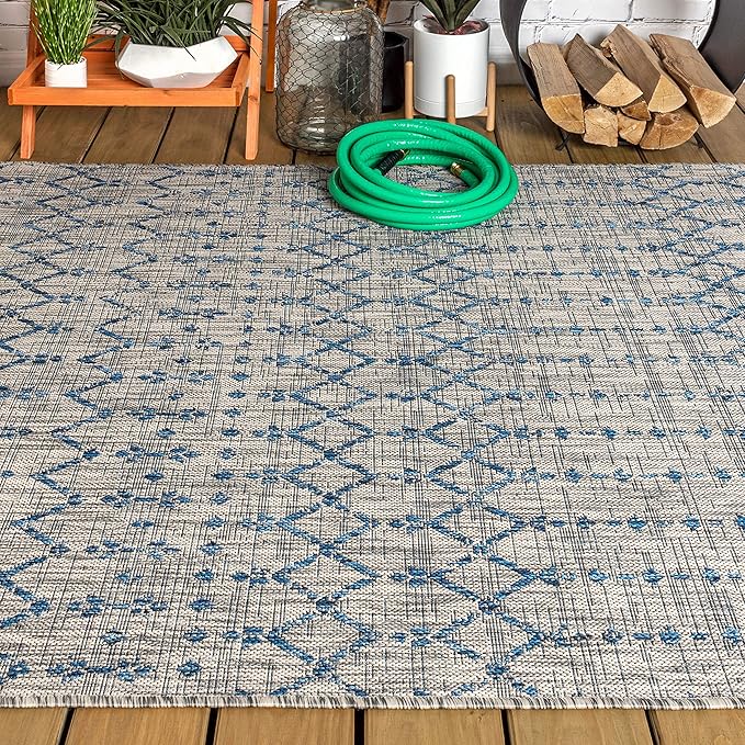 JONATHAN Y SMB108A-4 Ourika Moroccan Geometric Textured Weave Indoor Outdoor Area Rug, Bohemian, Rustic, Scandinavian Easy Cleaning,Bedroom,Kitchen,Backyard,Patio,Non Shedding, Light Gray/Navy, 4 X 6