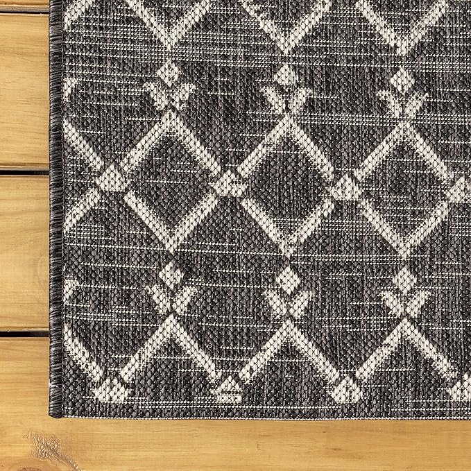JONATHAN Y SMB108F-6R Ourika Moroccan Geometric Textured Weave Black/Gray 6' Round Indoor/Outdoor Area Rug, Pet Friendly, Non-Shedding, Stain Resistant, Easy-Cleaning for Backyard, Patio, Porch