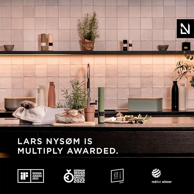 LARS NYSØM Stainless Steel Insulated Water Bottle 12oz 17oz 25oz 34oz 51oz | BPA-free Insulated Thermo Flask for Hot and Cold Beverages | Leakproof Drinking Bottle