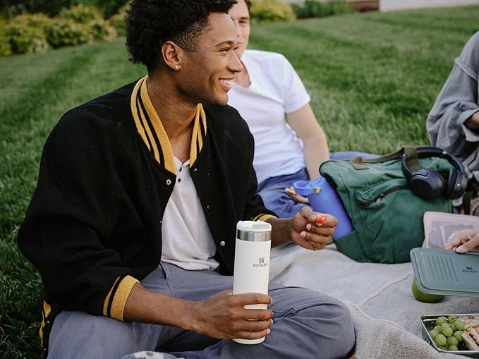 Stanley AeroLight Transit Bottle, Vacuum Insulated Tumbler for Coffee, Tea and Drinks with Ultra-Light Stainless Steel