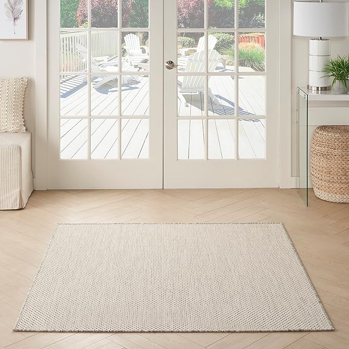 Nourison Courtyard 4' x Square Ivory Silver Fabric Modern Area Rug (4' Square)