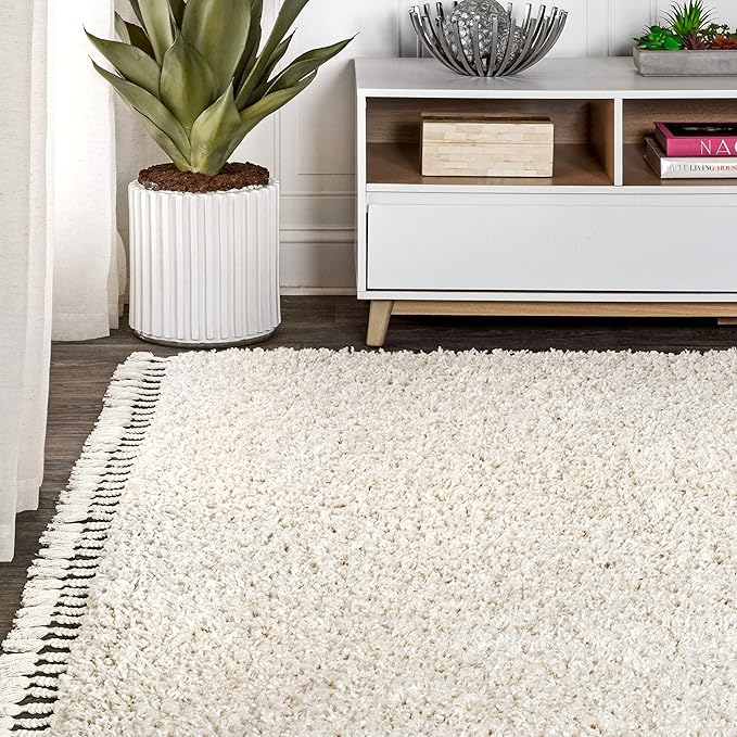 JONATHAN Y MCR100D-4 Mercer Shag Plush Tassel Indoor Area -Rug Bohemian Modern Contemporary Solid Easy -Cleaning Bedroom Kitchen Living Room, 4 X 6, Cream with Tassel