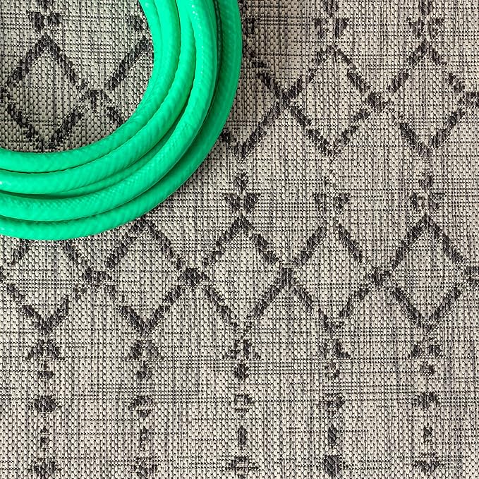 JONATHAN Y SMB108E-214 Ourika Moroccan Geometric Textured Weave Indoor/Outdoor Runner Rug, Bohemian, Scandinavian for Bedroom, Kitchen, Living Room, Easy-Cleaning, Light Gray/Black, 2 ft. x 14 ft.
