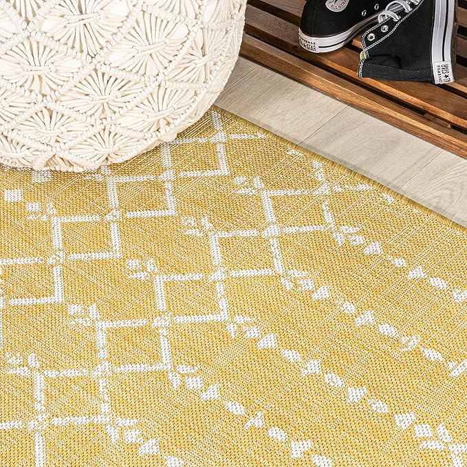 JONATHAN Y SMB108G-5R Ourika Moroccan Geometric Textured Weave Indoor Outdoor Area-Rug, Coastal, Bohemian, Modern Easy-Cleaning,Bedroom,Kitchen,Backyard,Patio,Non Shedding, Yellow/Cream, 5' Round