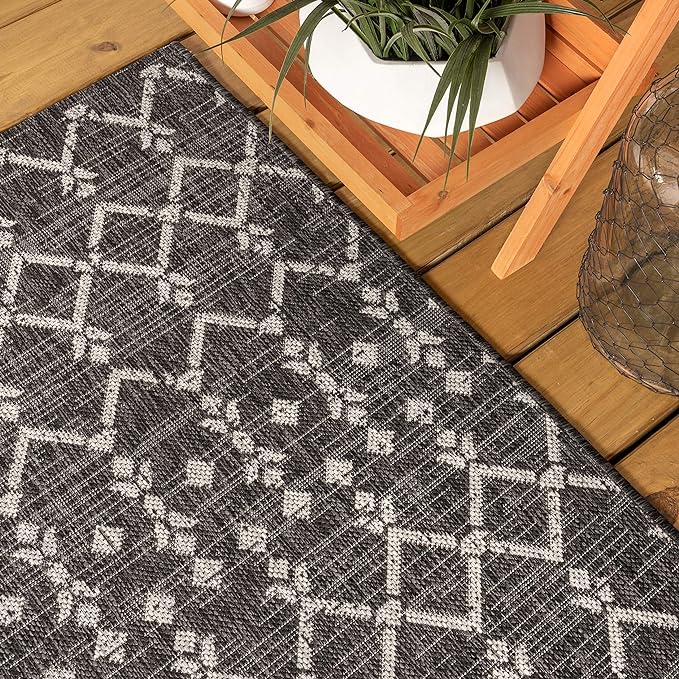 JONATHAN Y SMB108F-6R Ourika Moroccan Geometric Textured Weave Black/Gray 6' Round Indoor/Outdoor Area Rug, Pet Friendly, Non-Shedding, Stain Resistant, Easy-Cleaning for Backyard, Patio, Porch