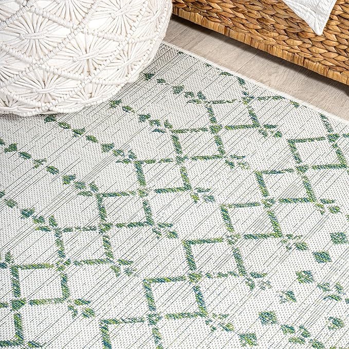 JONATHAN Y SMB108R-5SQ Ourika Moroccan Geometric Textured Weave Indoor Outdoor Area Rug, Bohemian, Rustic, Scandinavian Easy Clean,Bedroom,Kitchen,Backyard,Patio, Non-Shed, Green/Ivory, 5' Square