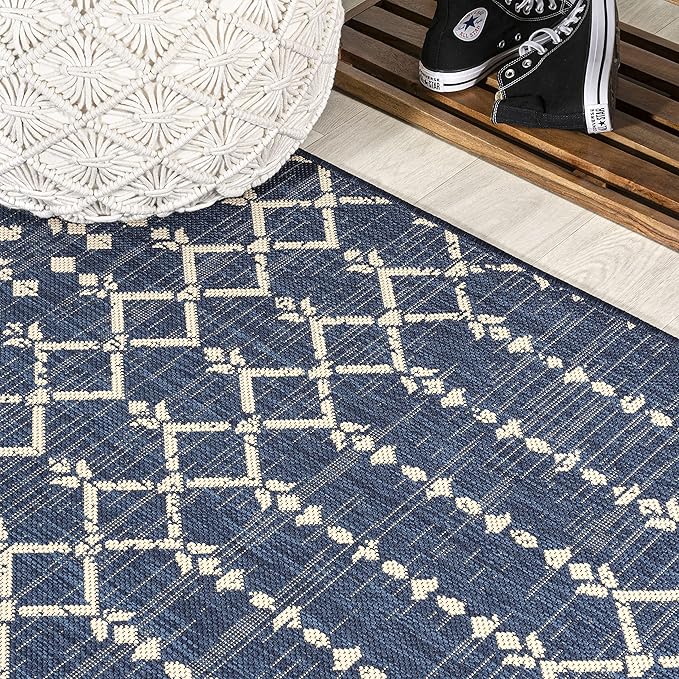 JONATHAN Y SMB108K-5R Ourika Moroccan Geometric Textured Weave Indoor Outdoor Area Rug, Bohemian Coastal Traditional Easy Cleaning,Bedroom,Kitchen,Backyard,Patio,Non Shedding, 5' Round, Navy/Beige