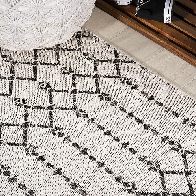 JONATHAN Y SMB108I-4R Ourika Moroccan Geometric Textured Weave Cream/Black 4' Round Indoor/Outdoor Area Rug, Pet Friendly, Non-Shedding, Stain Resistant, Easy-Cleaning for Backyard, Patio, Porch