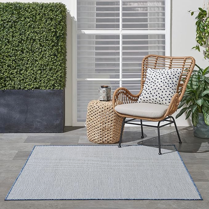 Nourison Courtyard 5' x Square Ivory Blue Fabric Modern Area Rug (5' Square)